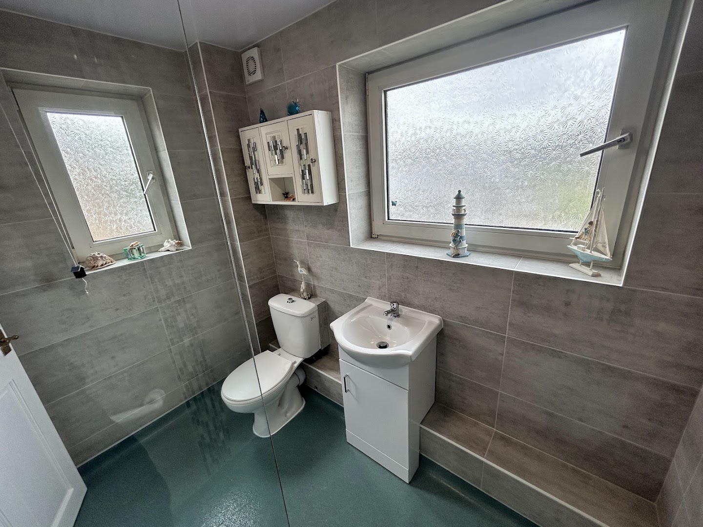 Mr Tiler — Photos 3